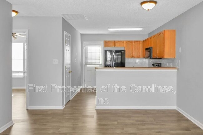 Building Photo - 309 Sampson St