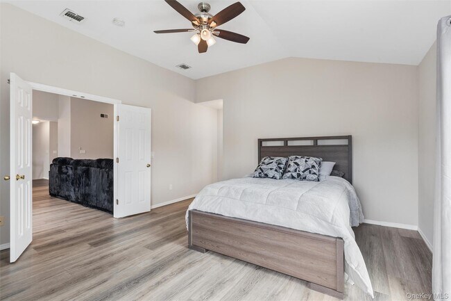 Building Photo - 3002 Willow Pond Dr