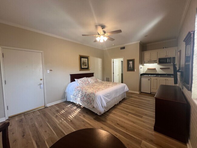 Building Photo - Bendel Gardens Apartment