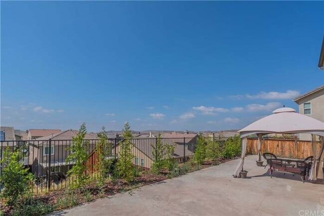 Building Photo - 4 bed 2.5 bath Beautiful Sycamore Creek house in Corona for lease