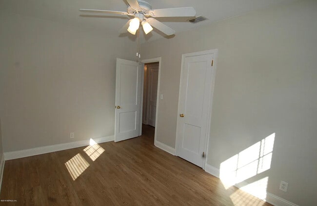 Building Photo - 1105 10th St N