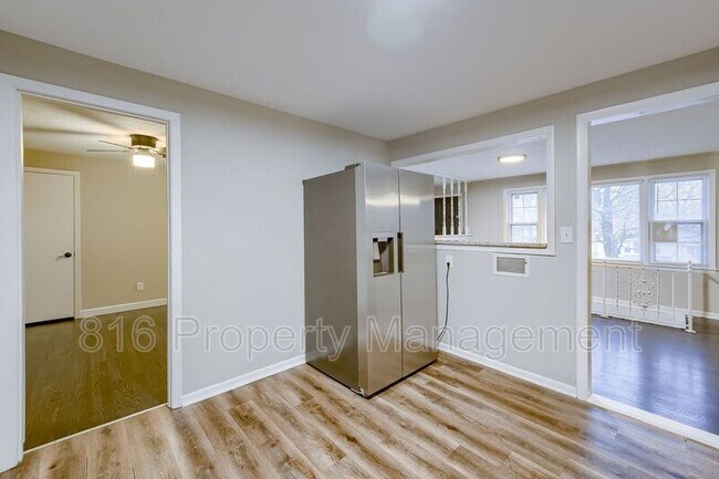 Building Photo - 3828 E 72nd Terrace