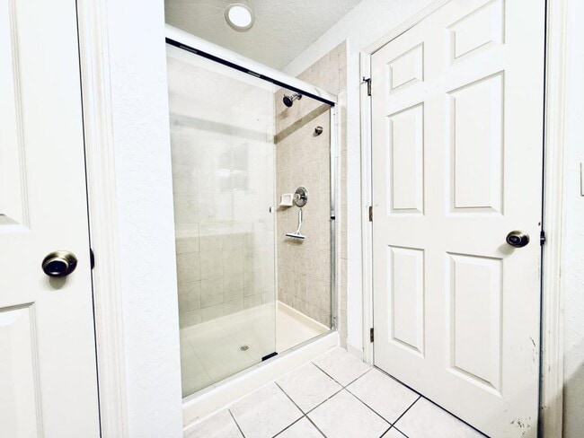 Building Photo - 2983 Ashland Ln S