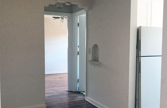 Building Photo - 950 Ludlow Ave