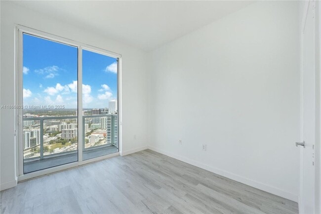 Building Photo - 1900 N Bayshore Dr