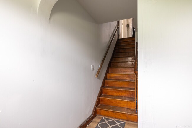 Building Photo - 436 Sedgewick Ave