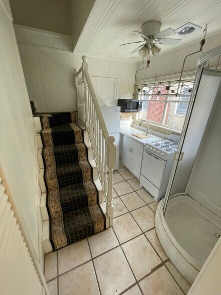 Building Photo - 920 Gravenstein Ave