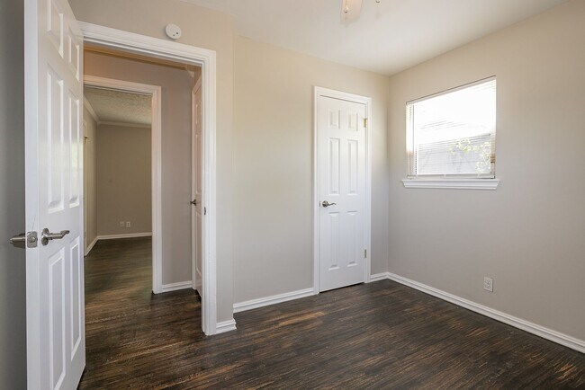 Building Photo - Cute Tulsa Home Coming Soon! 3 bedrooms and 1 bath