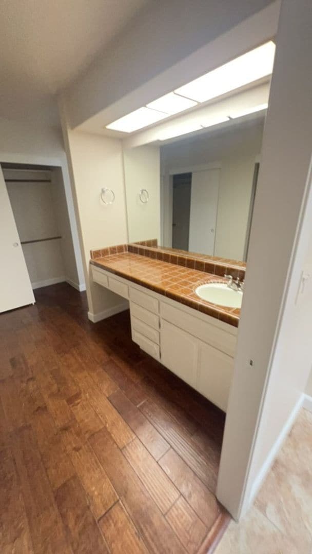 Building Photo - Stunning Views! Lake front 3 bed/2ba Home in Stonegate Community!