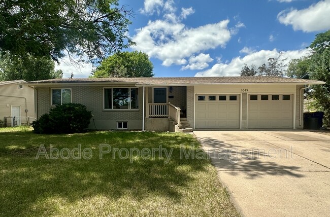 Building Photo - 1049 Briarwood Rd