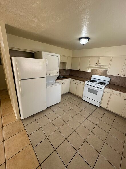 Building Photo - 4537 Saunders Dr