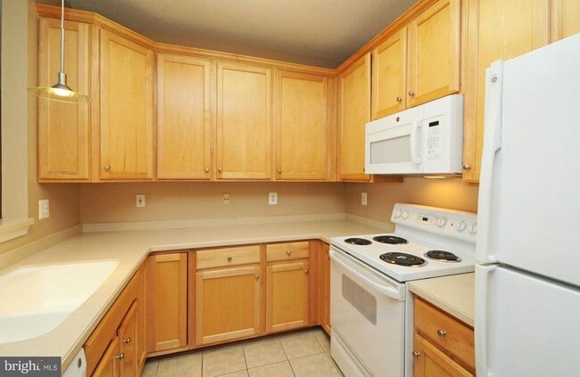 Building Photo - 12185 Abington Hall Pl