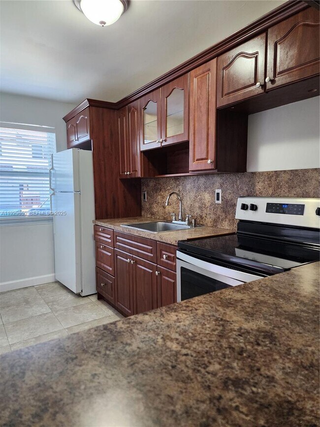 Building Photo - 401 SW 109th Ave