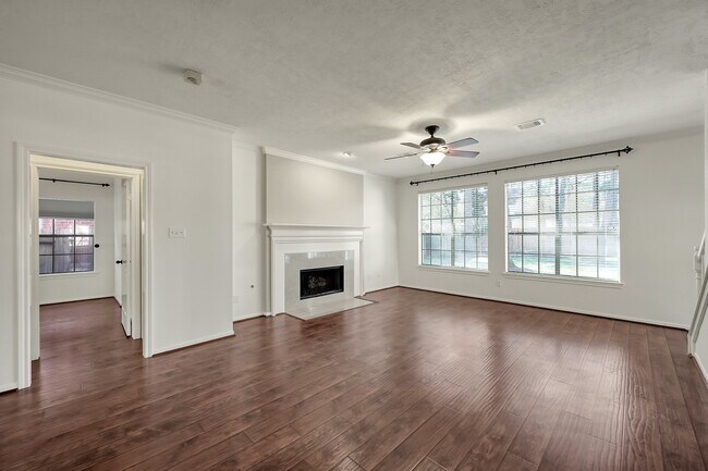 Building Photo - 23 Heathstone Pl