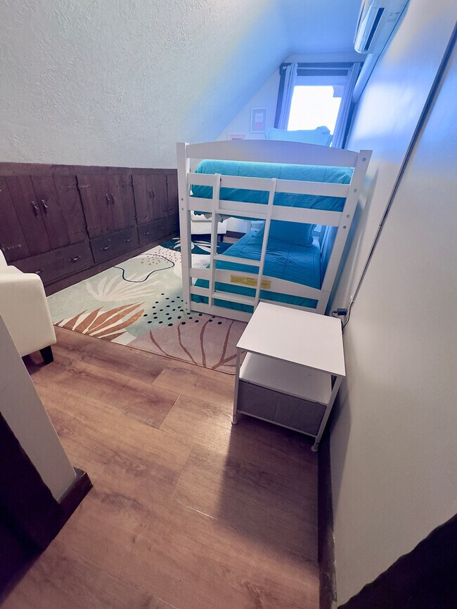 Building Photo - 2 A Cedar Drive-SI ID1380185P