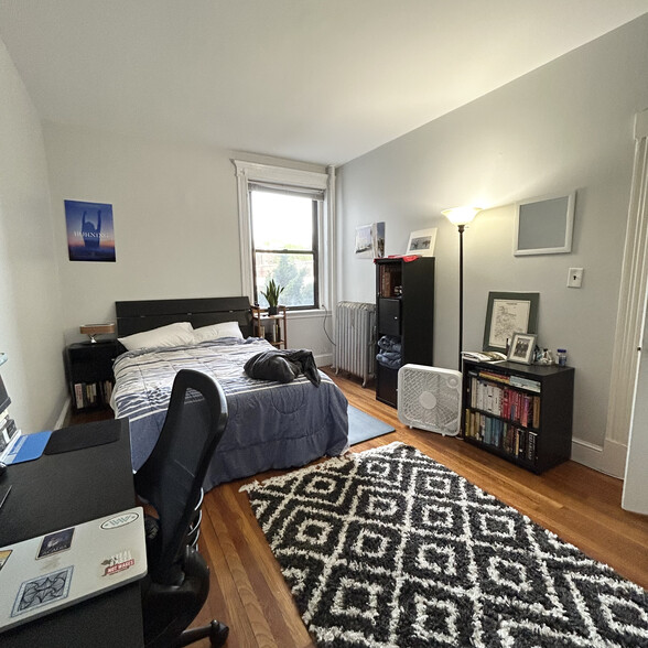Apt #1 , 3bed - 175 Harvard St