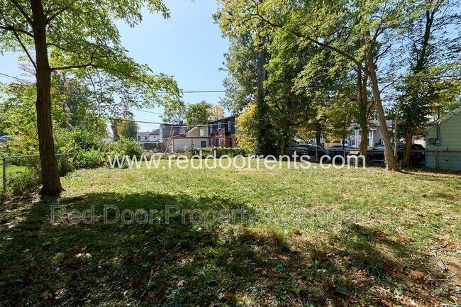 Building Photo - 3907 E 38th St