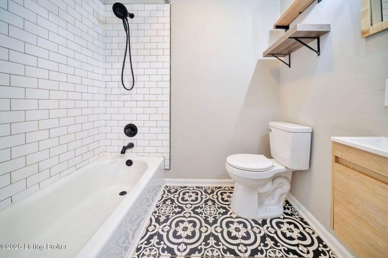 Building Photo - 1815 Columbia St