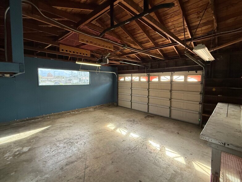 Building Photo - 22601 Iris Ave