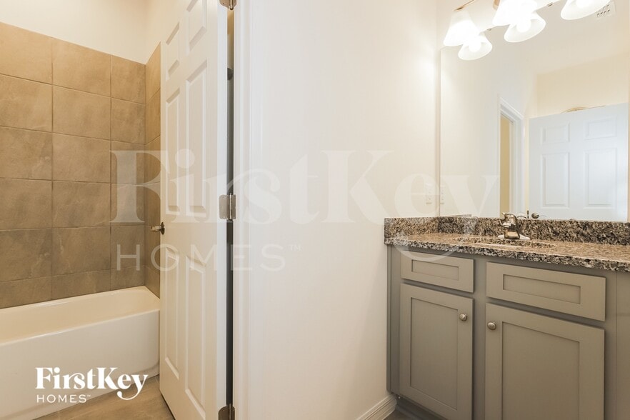 Building Photo - 620 Crown Rose Dr