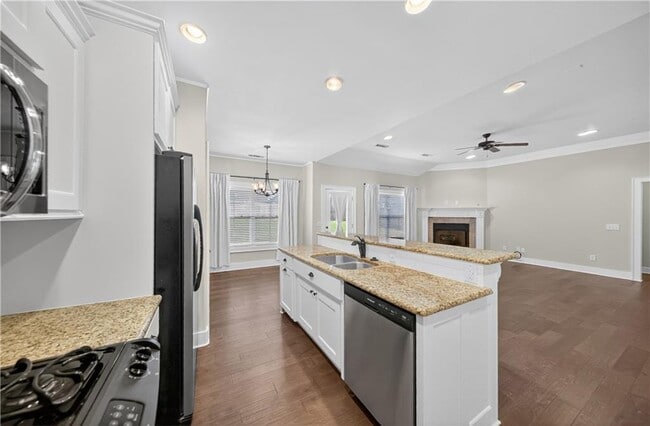 Building Photo - 1221 Chancery Ln