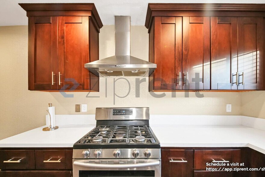 Building Photo - 16285 Barbee St