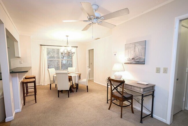 Building Photo - 800 Mallery St