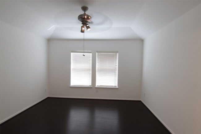Building Photo - 25118 Hazel Ranch Dr