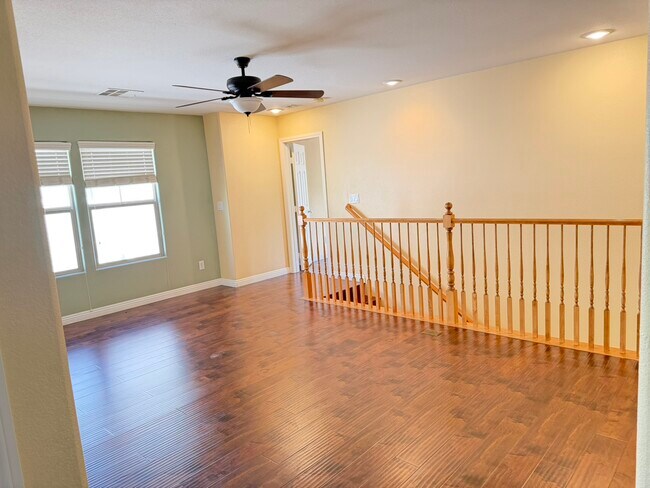 Building Photo - 5450 Pinecroft Dr