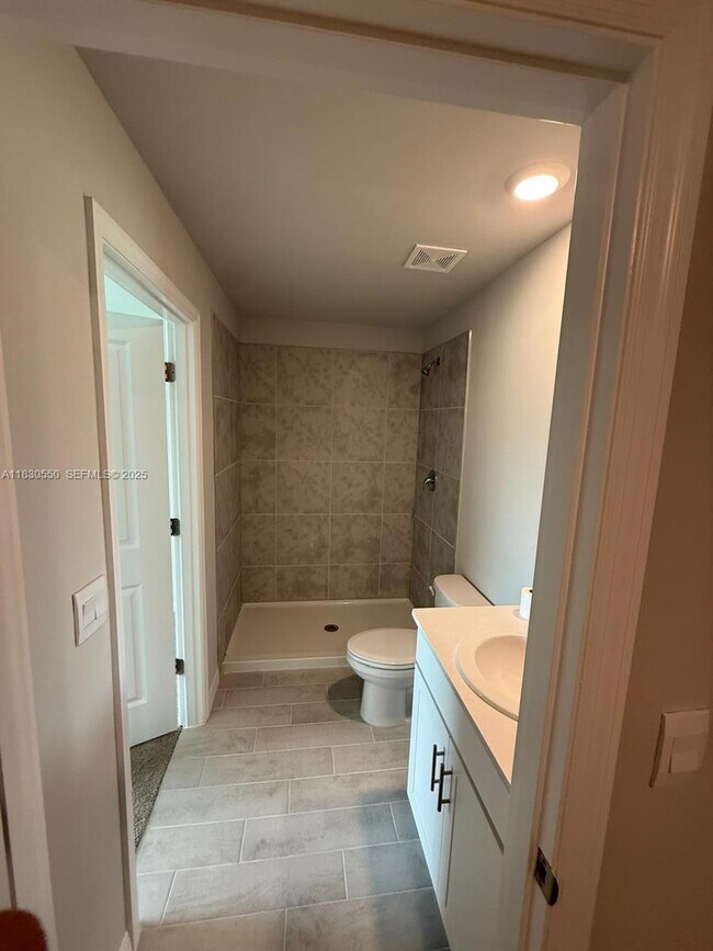 Building Photo - 3051 S Beechwood Cir