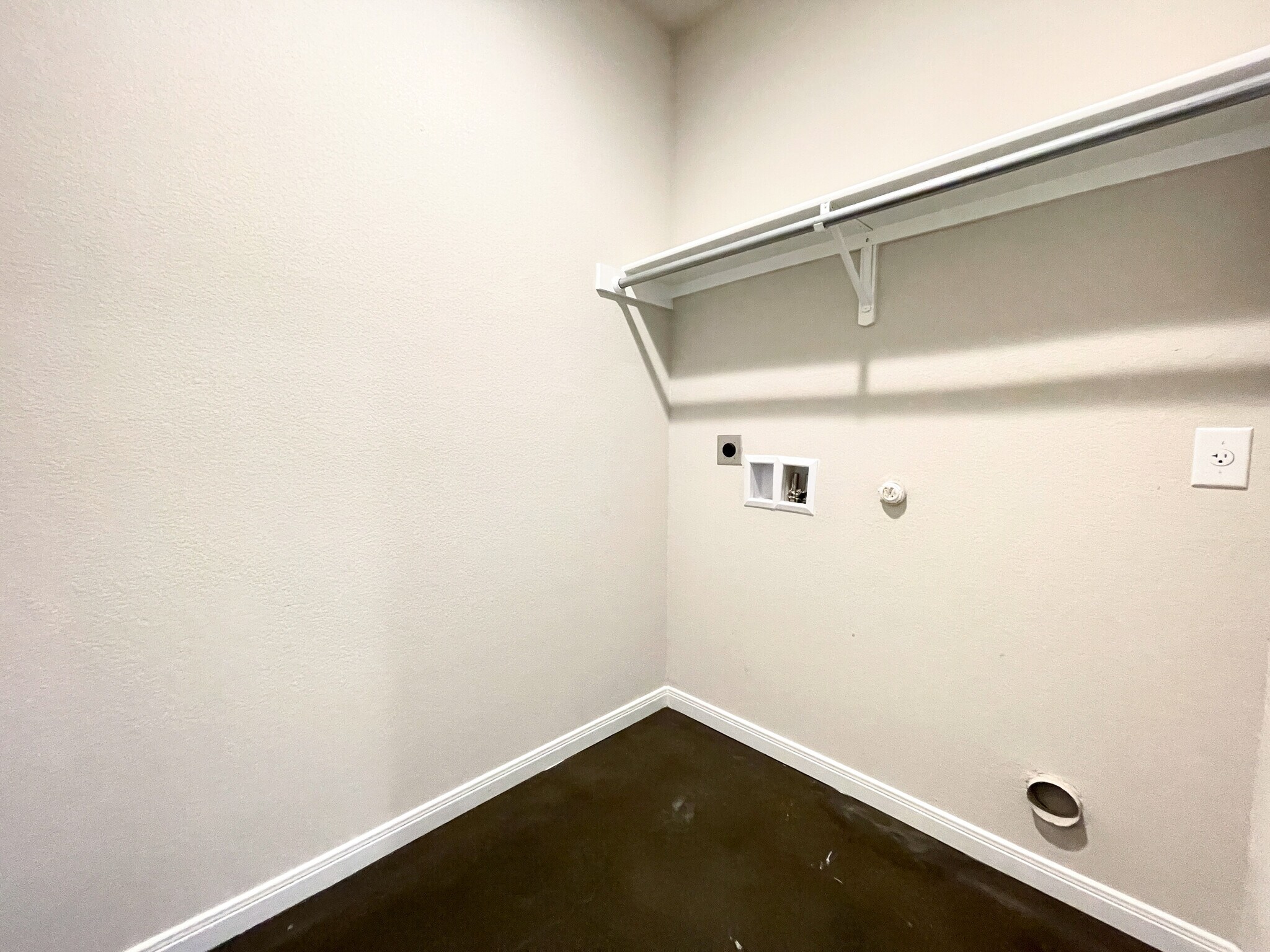 Building Photo - 100 W Windmill Way