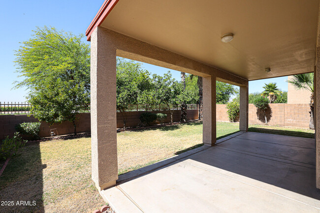 Building Photo - 16537 W Desert Ln