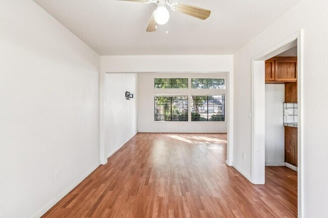 Building Photo - 2410 Lincoln Blvd