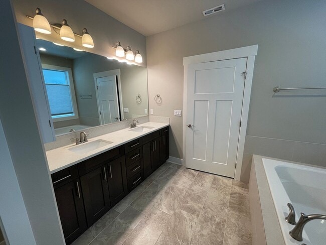 Building Photo - 3075 Deserthawk Lp
