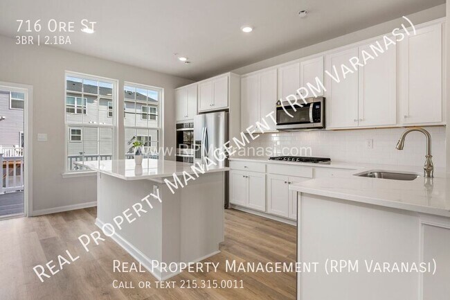 Building Photo - 716 Ore St