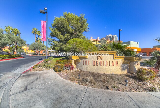 Building Photo - Meridian Upgraded Top Floor 1 Bed | 1 Bath Unit (Vinyl Flooring in Bedroom Area)