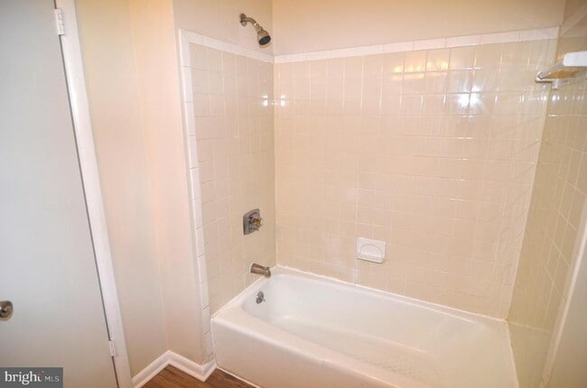 Building Photo - 21632 Shangri-La Wy