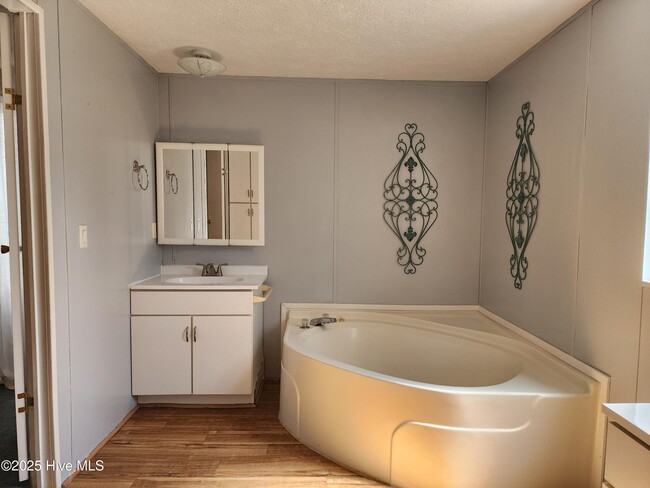 Building Photo - 508 Ocean Spray Dr