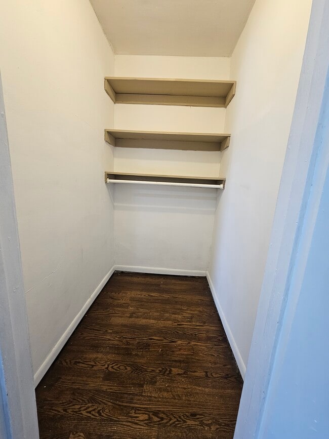 Building Photo - 423 Hayes St