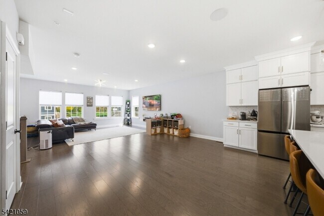 Building Photo - 12 Marigold Ct