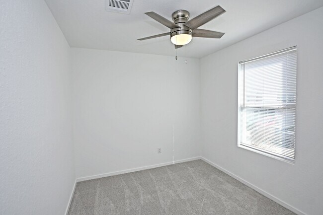 Building Photo - 7639 Varo Gln
