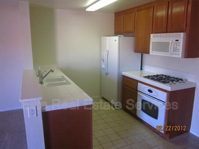 Building Photo - 9728 Marilla Dr