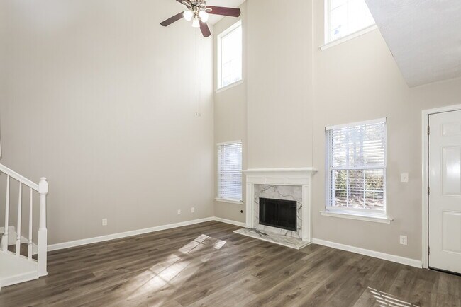 Building Photo - 1423 Buckingham Ct