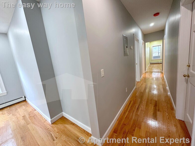 Building Photo - 295 Windsor St