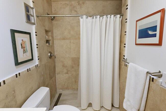 Building Photo - 250 S Ocean Blvd