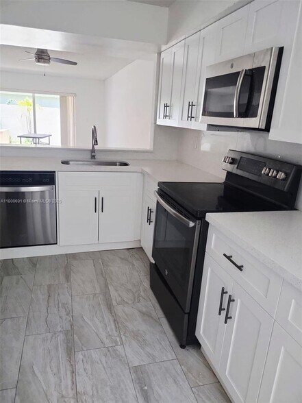Building Photo - 3535 Magellan Cir