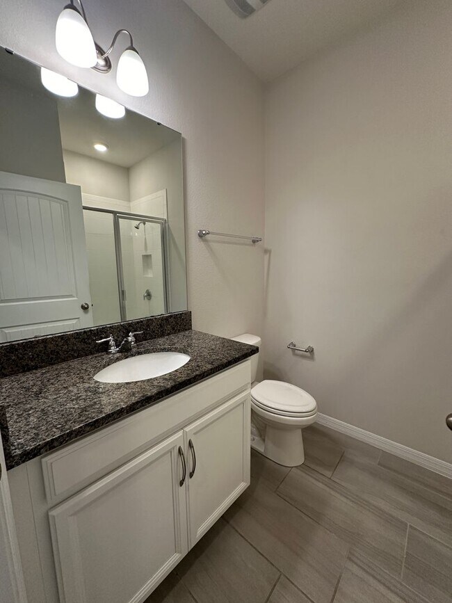 Building Photo - 4 Bedrooms/3 Baths/3 Car Garage House in L...