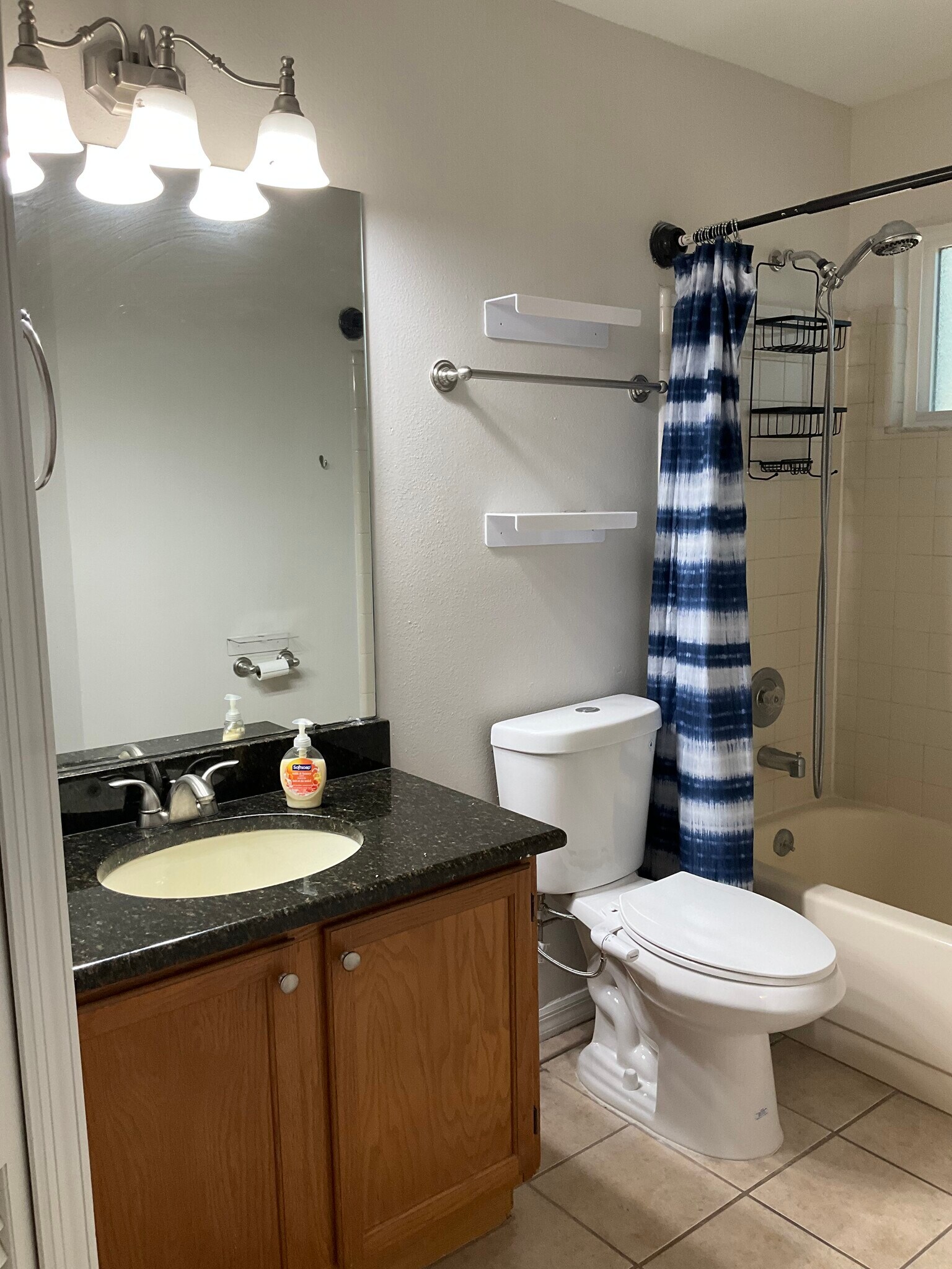 Building Photo - 9532 Darien Ave