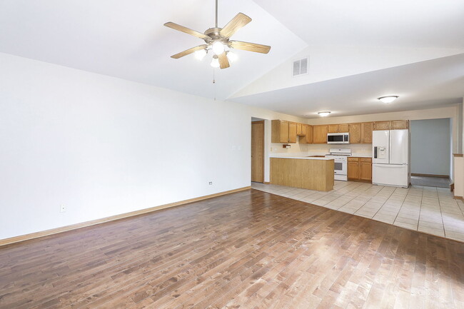 Building Photo - 5111 Wildflower Ct