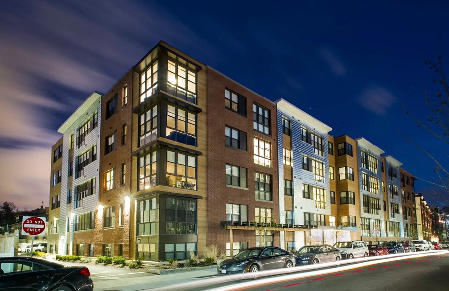 Building Photo - 66 Brainerd Rd